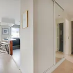 Eiffel Tower View - Charming Artist Apartment - Gethosted