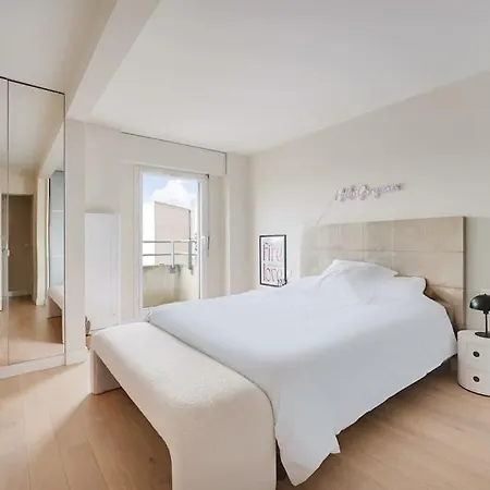 Eiffel Tower View - Charming Artist - Gethosted Apartment Paris